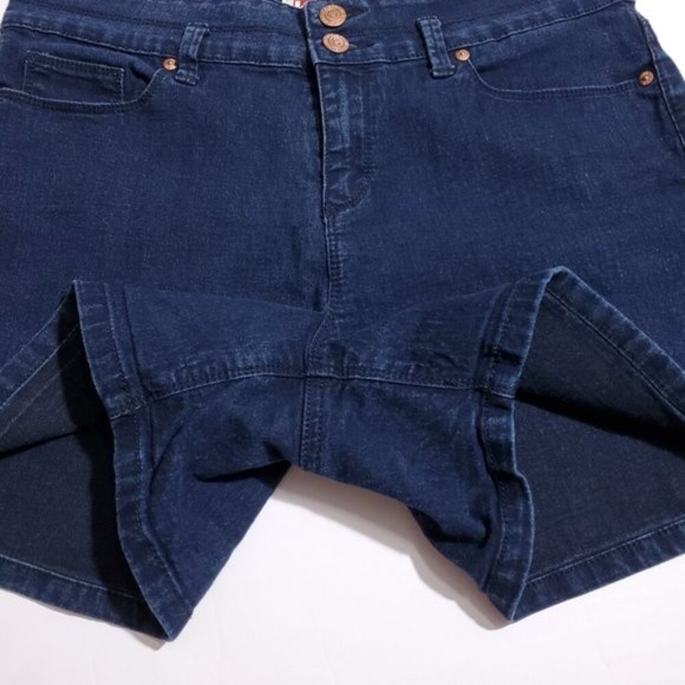 LEI High Rise Tatum Denim Stretch Jean Shorts 11 Juniors Dark Wash Indigo - Picture 3 of 10